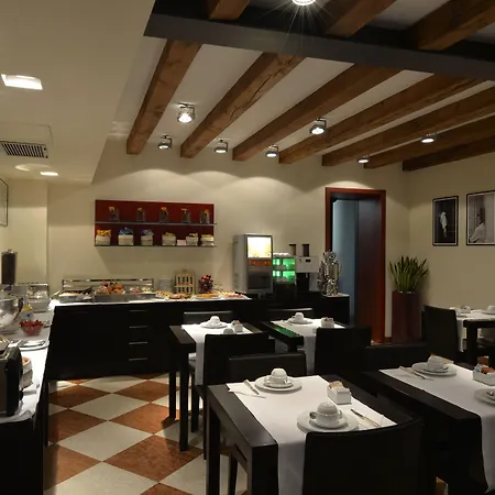 阿曼多贝斯特韦斯特酒店 酒店