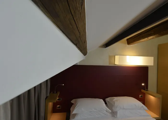 Western Armando Otel