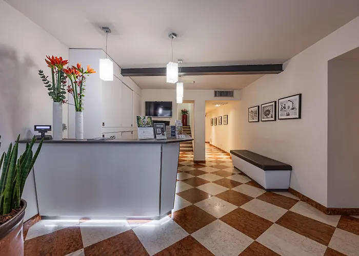 Western Armando Otel